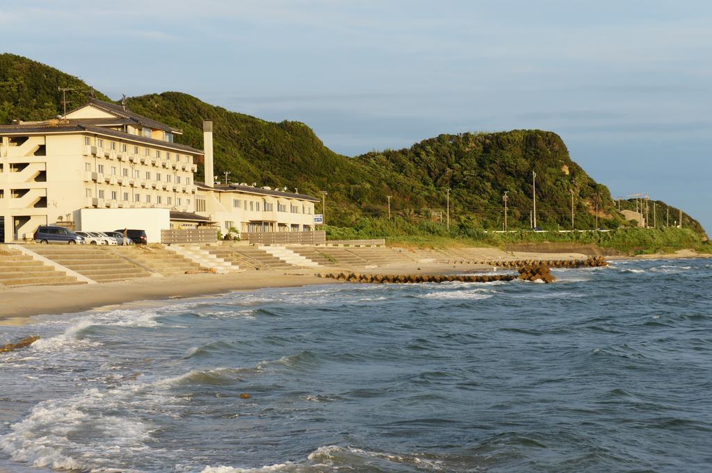 Отель The Beach Kurotake Тюбу Экстерьер фото