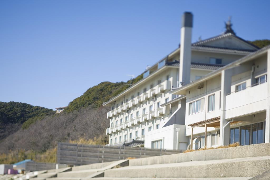 Отель The Beach Kurotake Тюбу Экстерьер фото